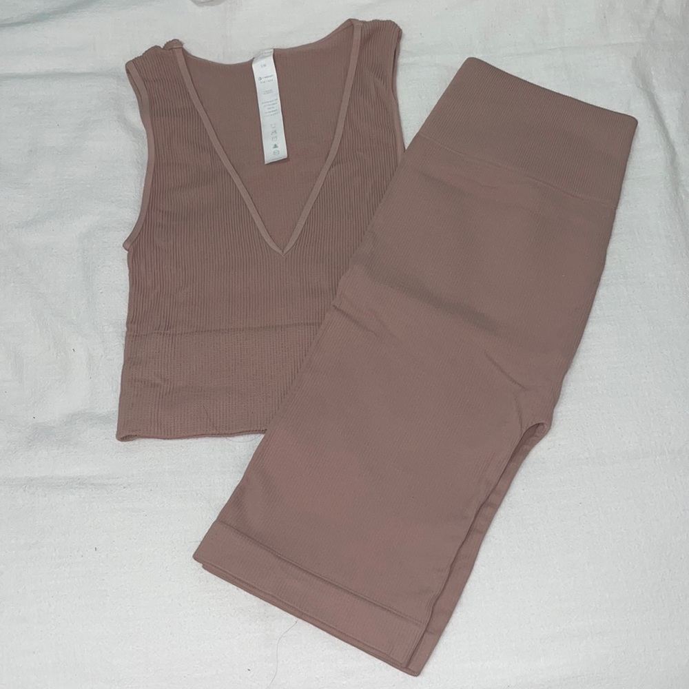 Dark rose workout set